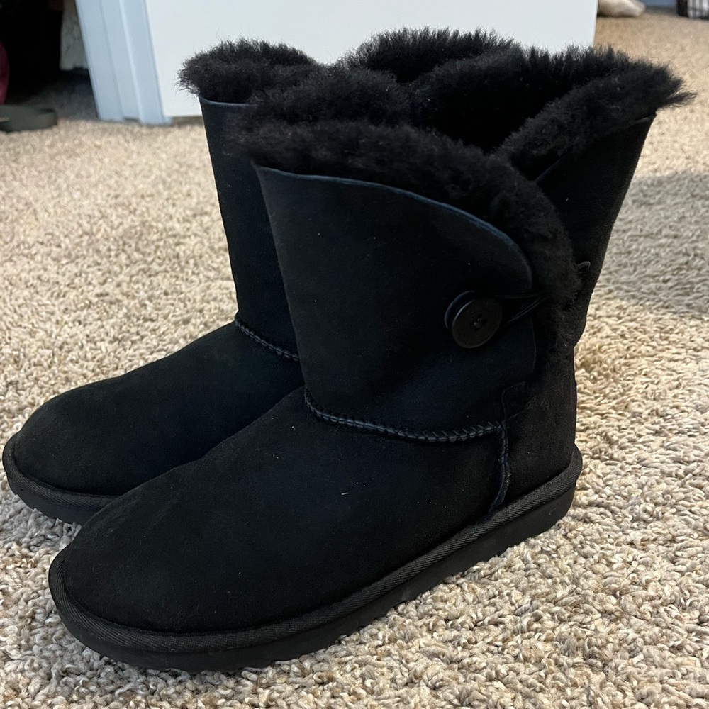 UGG Women’s Bailey Button
